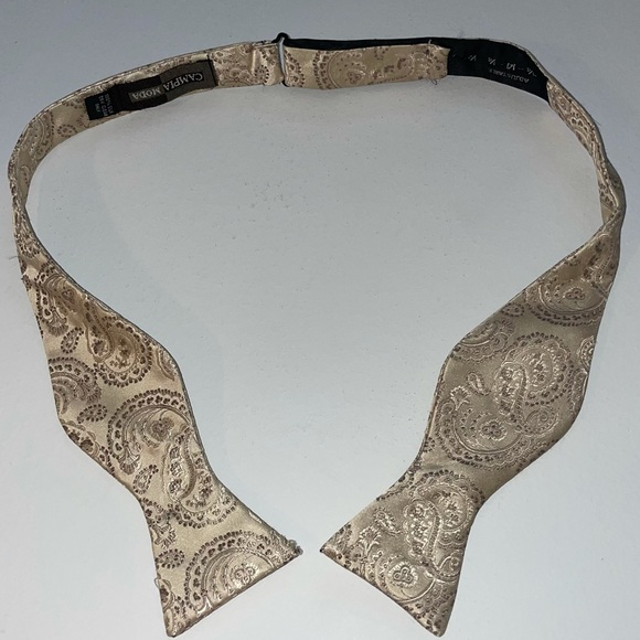 Campia Moda Silk Bow Tie - Picture 1 of 3